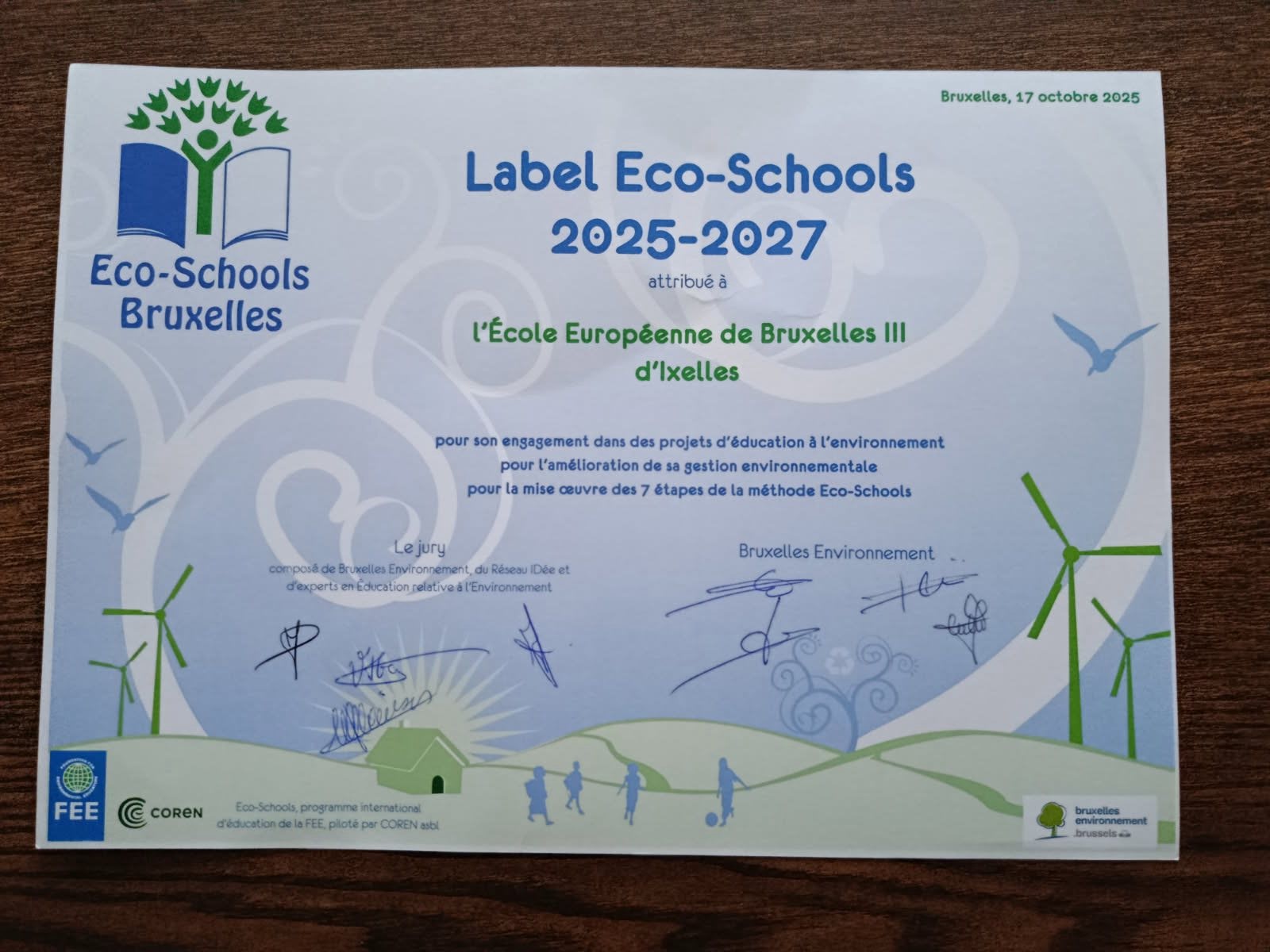 Photo of the EEB3 Green Flag award for 25-27